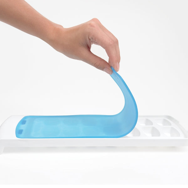OXO Good Grips No-Spill Ice Cube Tray