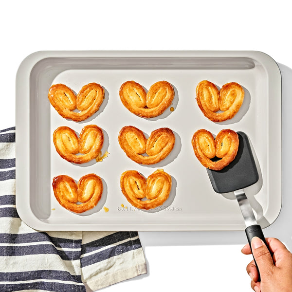 OXO Good Grips Non-Stick Pro Ceramic Quarter Sheet Pan