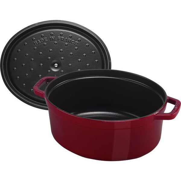 Staub Oval Cocotte - 5.5QT