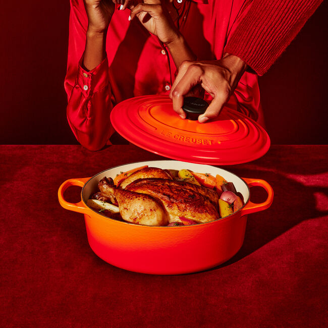 Le Creuset Oval Dutch Oven - Flamme Doree & Crucible Knob - 4.7L