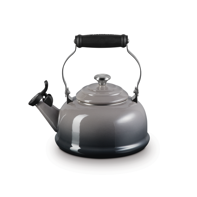 Le Creuset Classic Whistling Kettle - 1.7 L (1.8 QT)