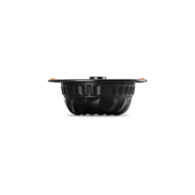 Le Creuset Fluted Cake Pan