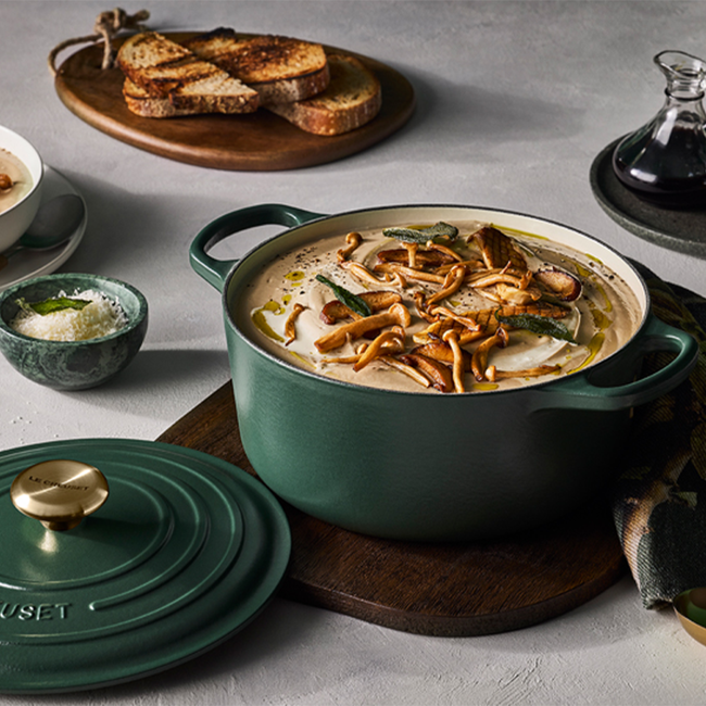 Le Creuset Round Dutch Oven - 5.3L (Forêt  - New Color!)