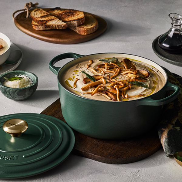 Le Creuset Round Dutch Oven - 5.3L (Forêt  - New Color!)