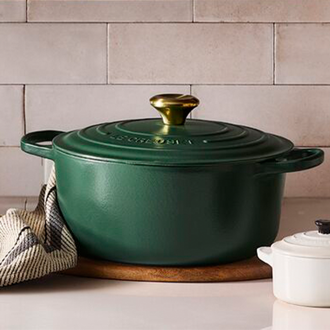 Le Creuset Round Dutch Oven - 5.3L (Forêt  - New Color!)