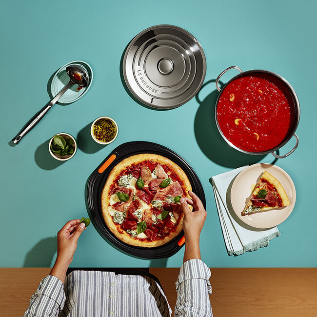 Le Creuset Pizza Pan