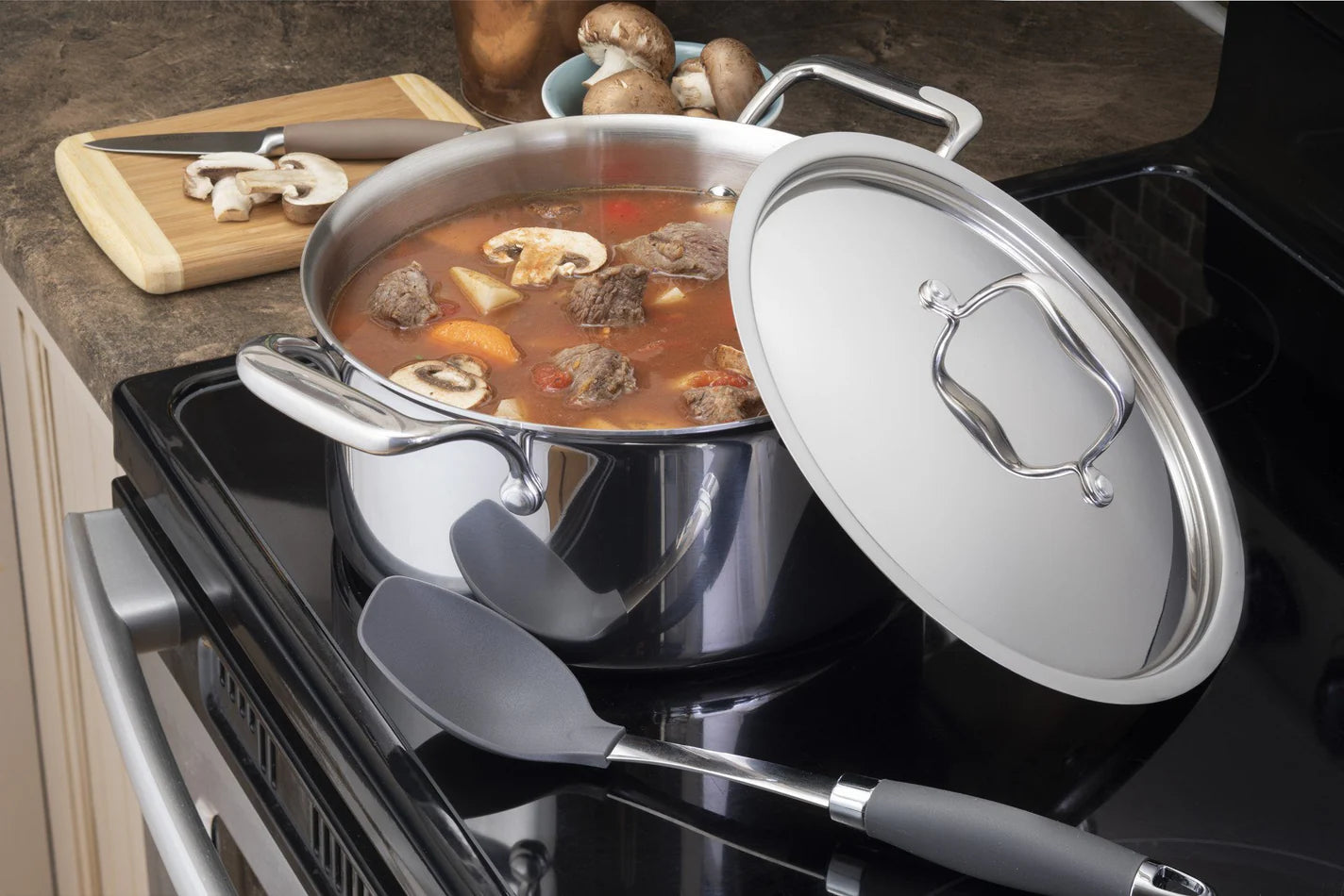 Meyer SuperSteel Tri-Ply Clad Stainless Steel 5L Dutch Oven with cover