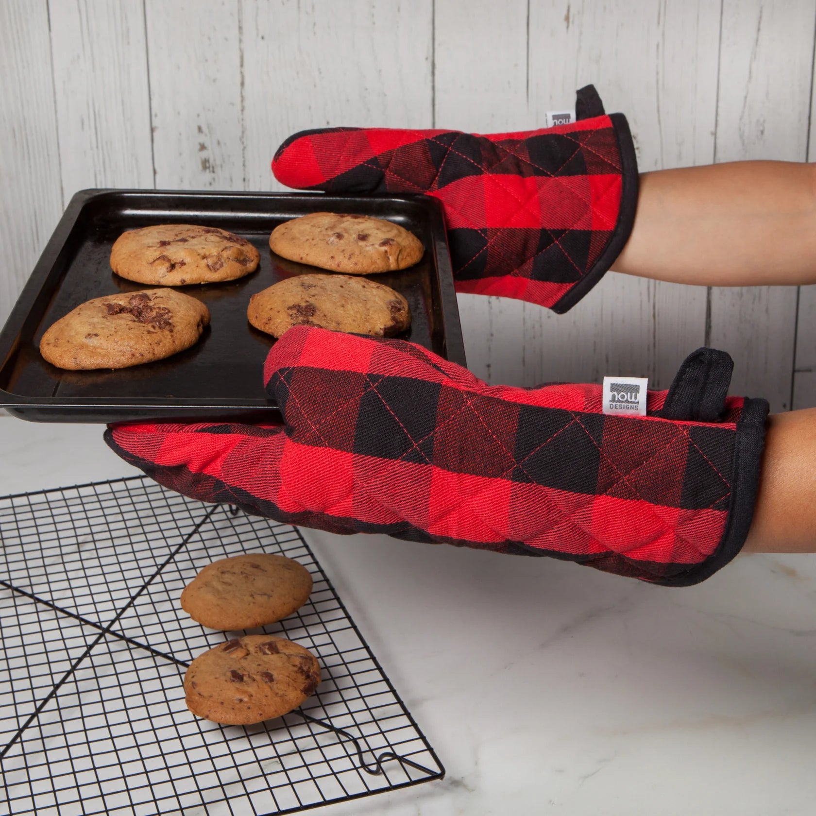 Superior Buffalo Check Red Oven Mitt