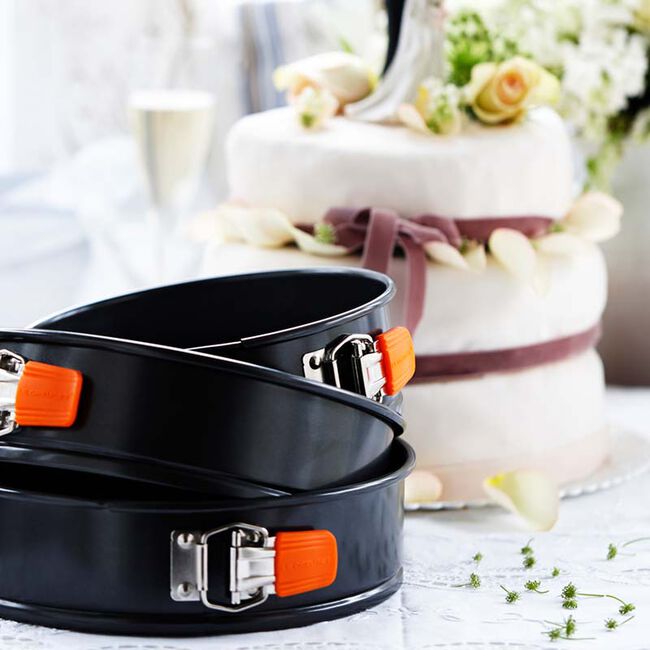 Le Creuset Springform Pan - 20cm